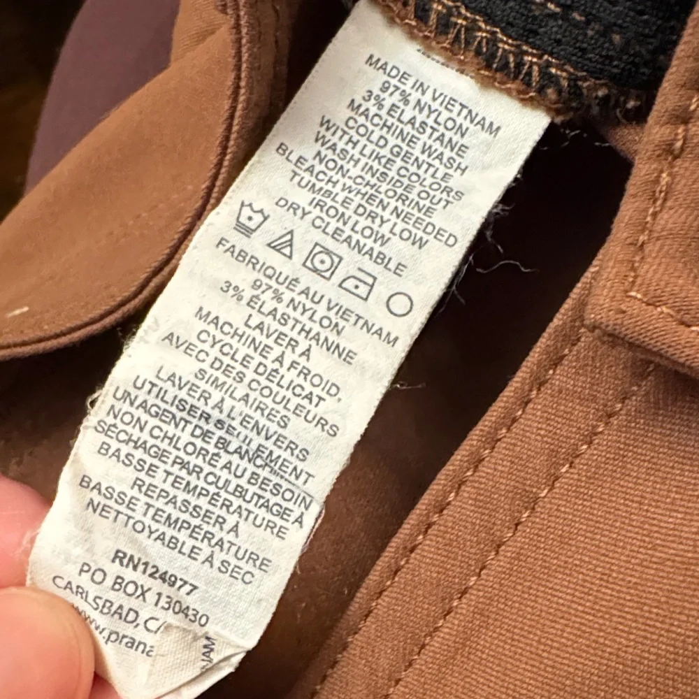 NWOT Prana Women's Brown Cargo Pants size 10 - Picture 3 of 6